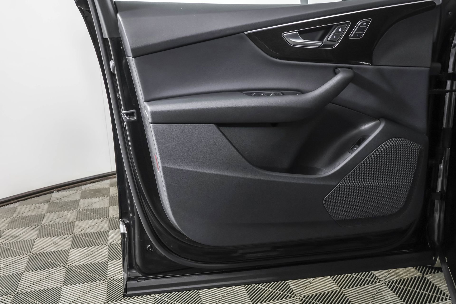 Used 2025 Audi Q7 2.0T Premium image 34