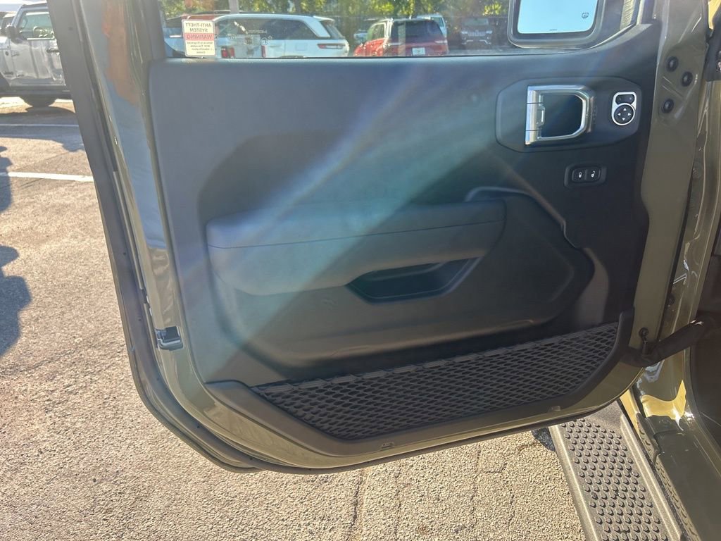 New 2025 Jeep Wrangler Unlimited Rubicon 4xe w/ Safety Group image 37