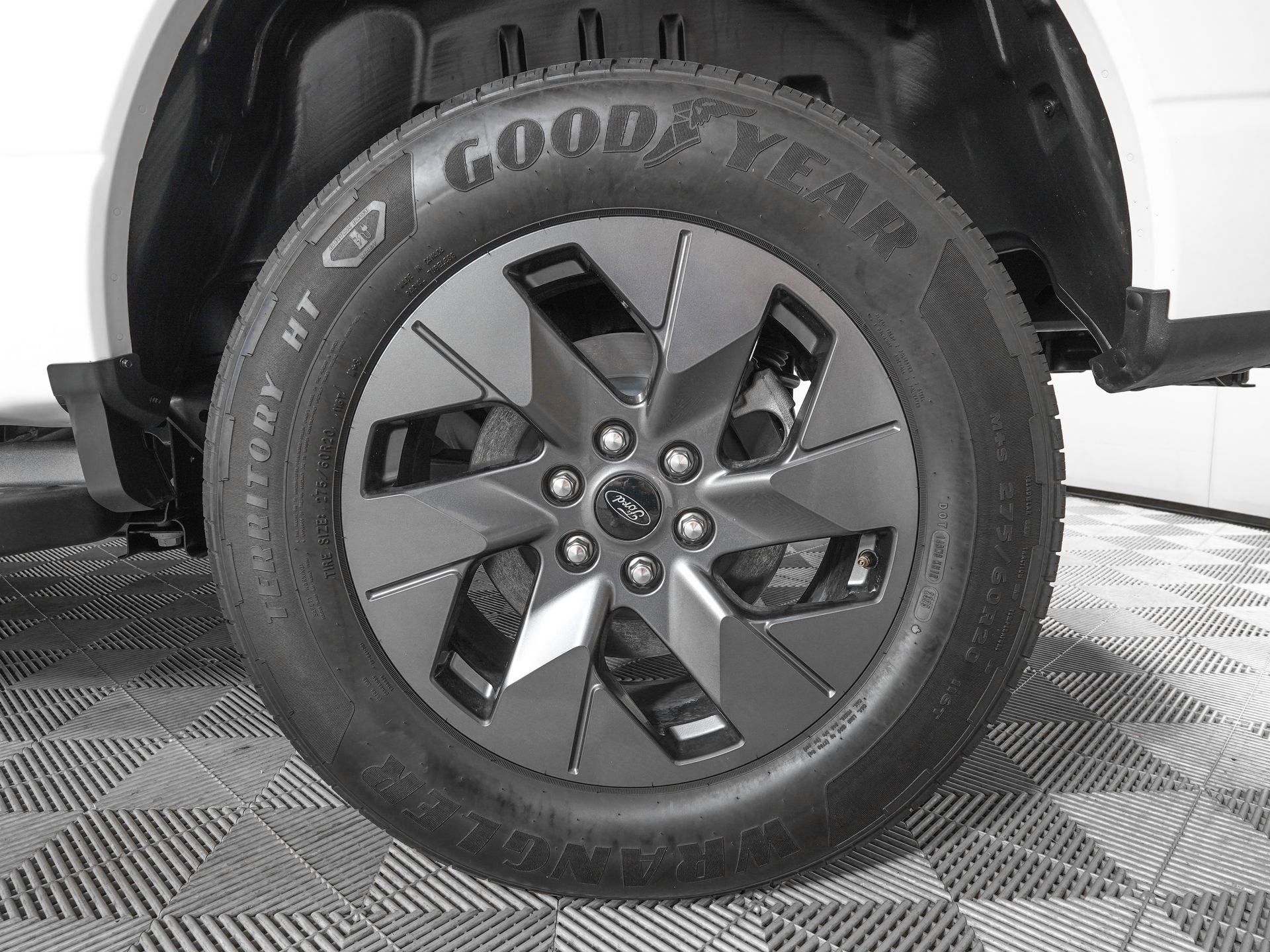 Used 2025 Ford F150 Lightning Lariat image 33