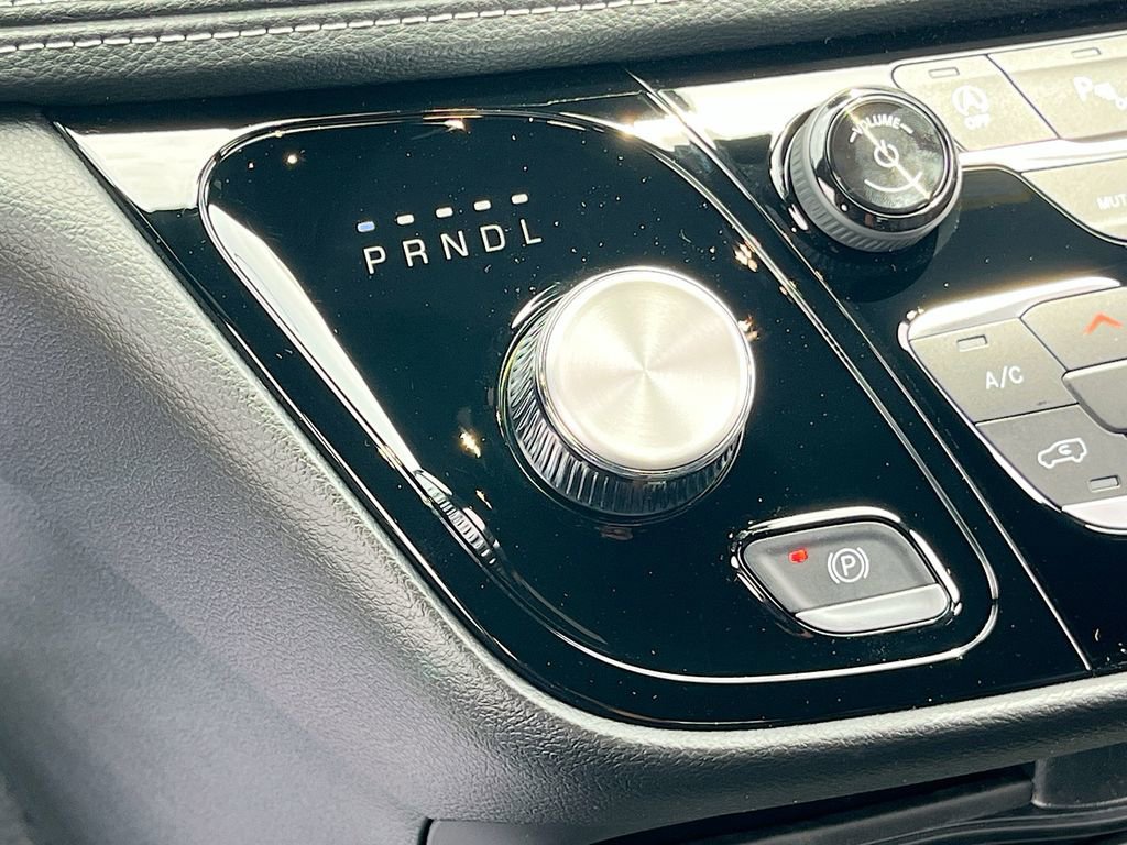 New 2027 Chrysler Pacifica Select FWD image 14
