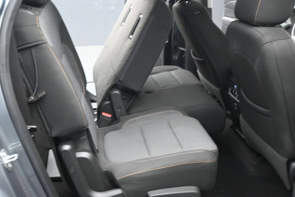Used 2020 Chevrolet Traverse LS FWD image 19