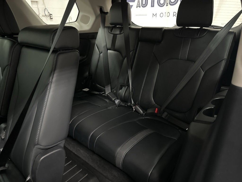 Used 2025 Honda Pilot Touring image 25