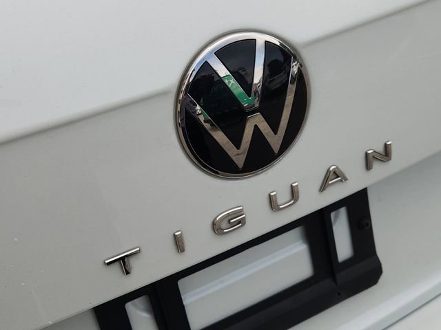 Used 2024 Volkswagen Tiguan SE R-Line image 31