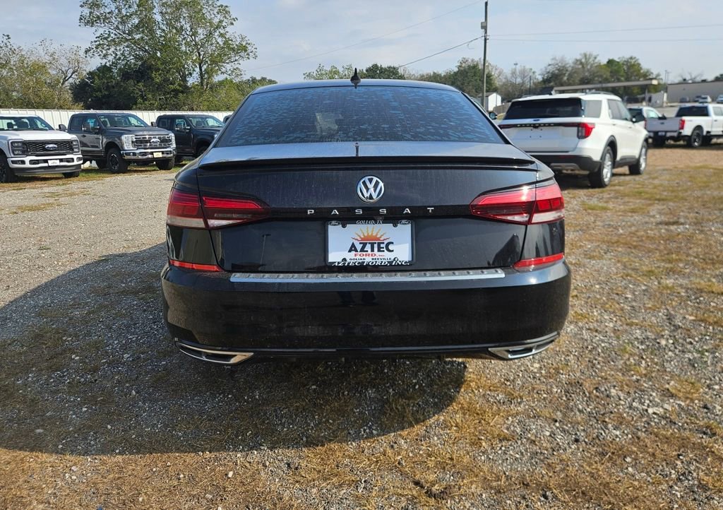 Used 2022 Volkswagen Passat 2.0T R-Line FWD image 6