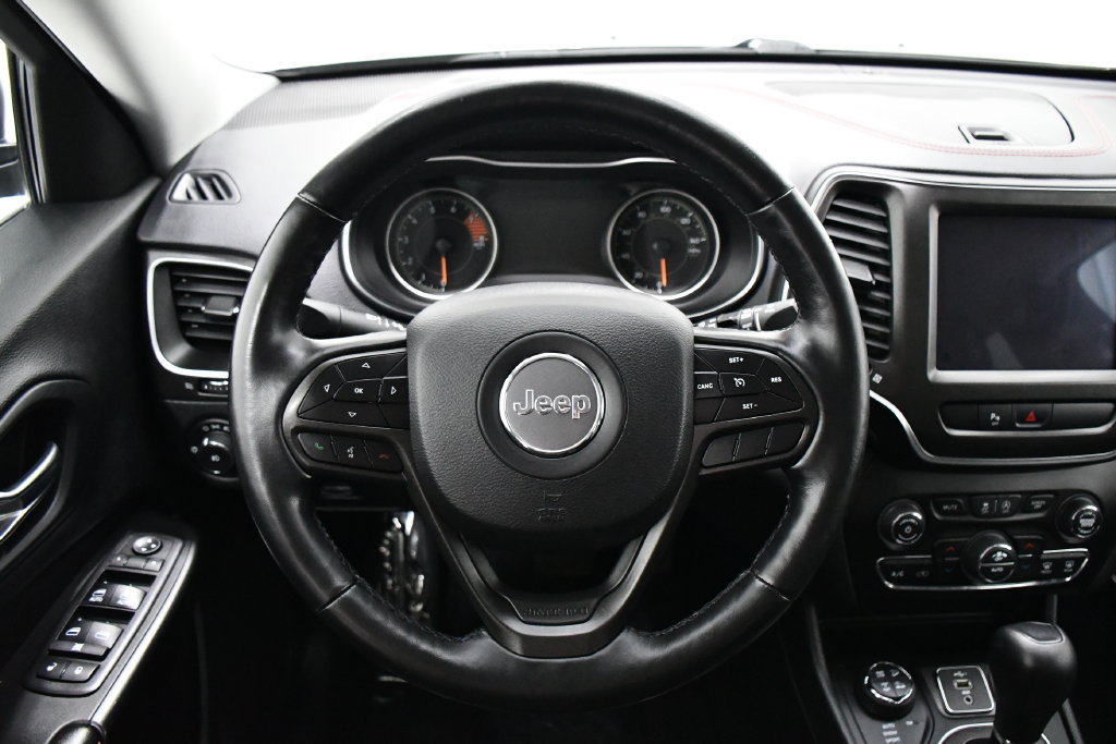 Used 2019 Jeep Cherokee Trailhawk w/ Cold Weather Group AWD/4WD image 9