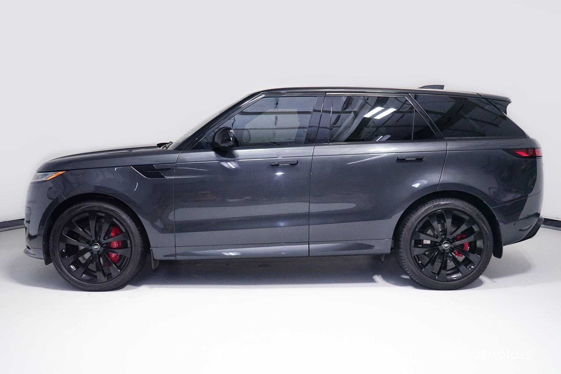 Used 2023 Land Rover Range Rover Sport SE Dynamic AWD/4WD image 4