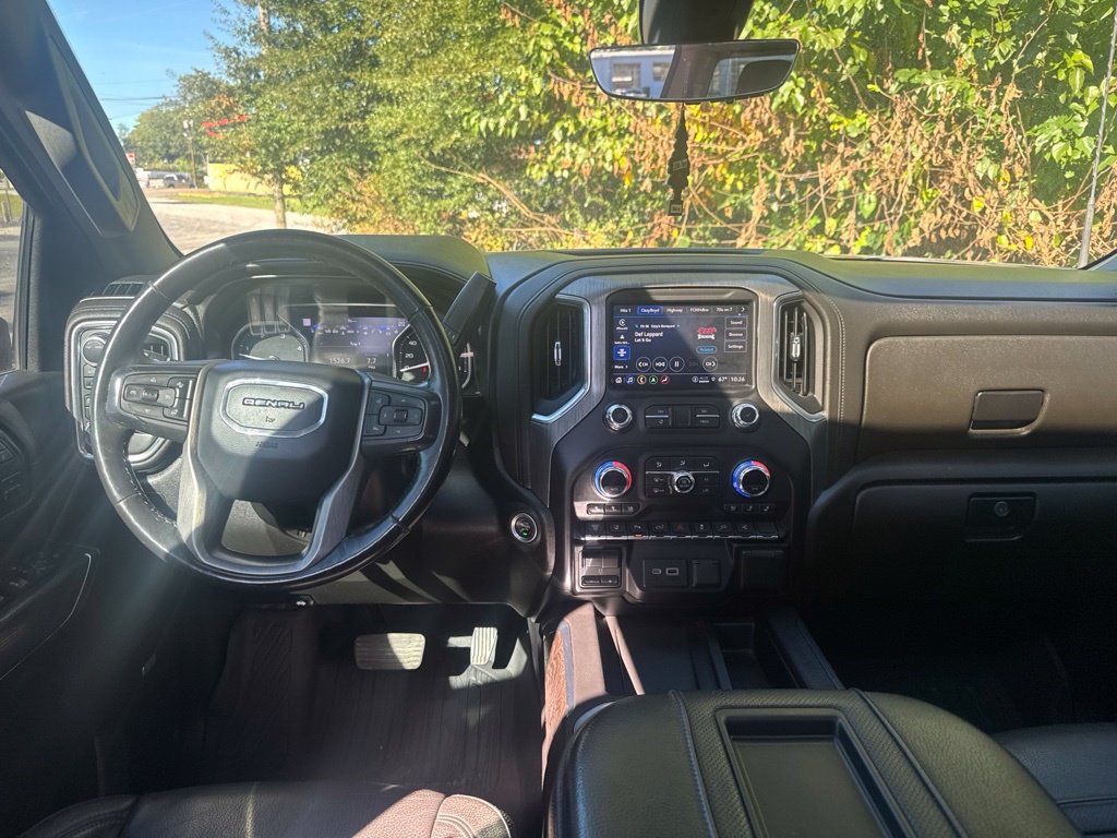 Used 2022 GMC Sierra 3500 Denali w/ Denali Ultimate Package AWD/4WD image 3