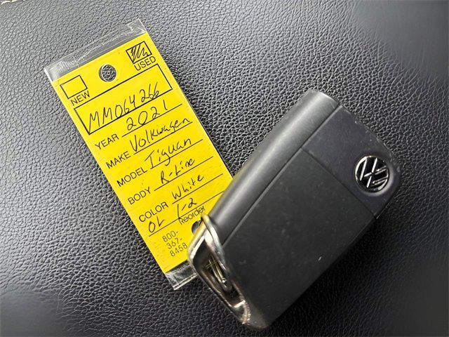 Used 2021 Volkswagen Tiguan SE R-Line w/ 3rd Row Seat Package image 20