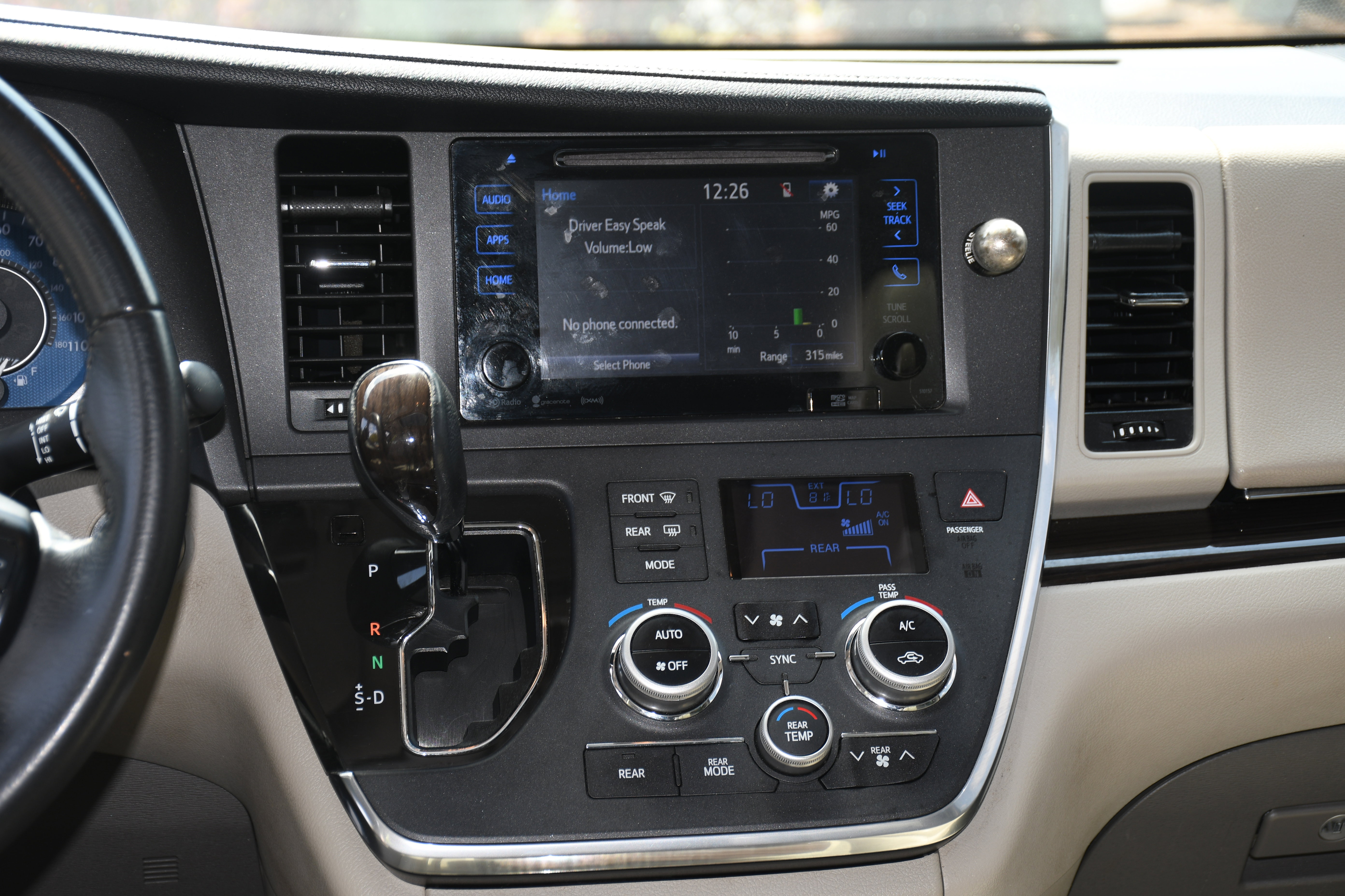 Used 2017 Toyota Sienna XLE w/ XLE Navigation Package FWD image 17