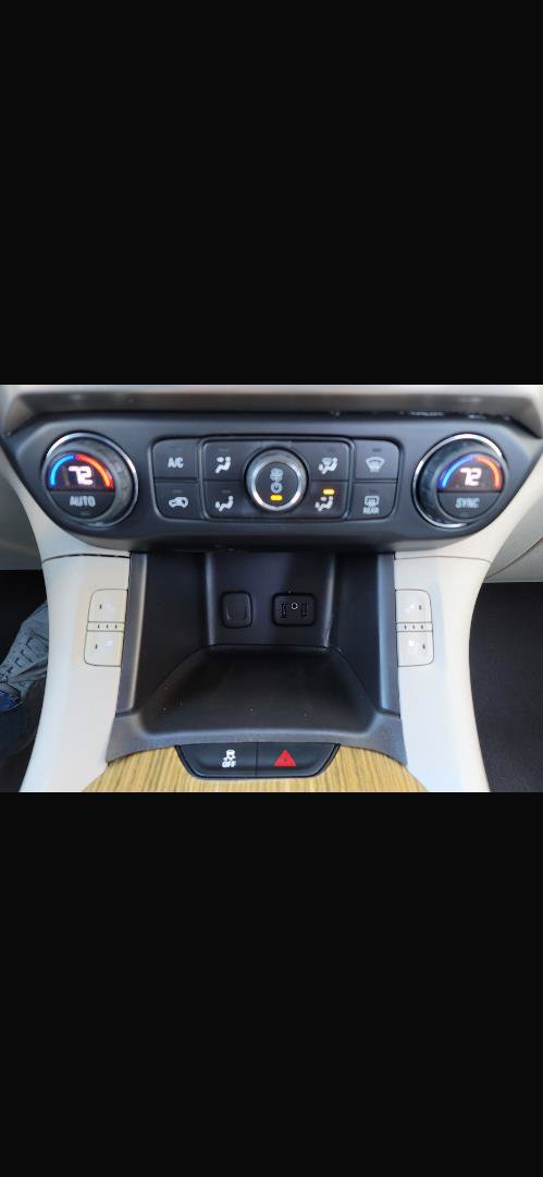 Used 2017 GMC Acadia Denali w/ Technology Package FWD image 32