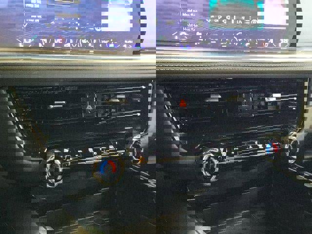 Used 2025 Chevrolet Suburban LT w/ Comfort Package image 29