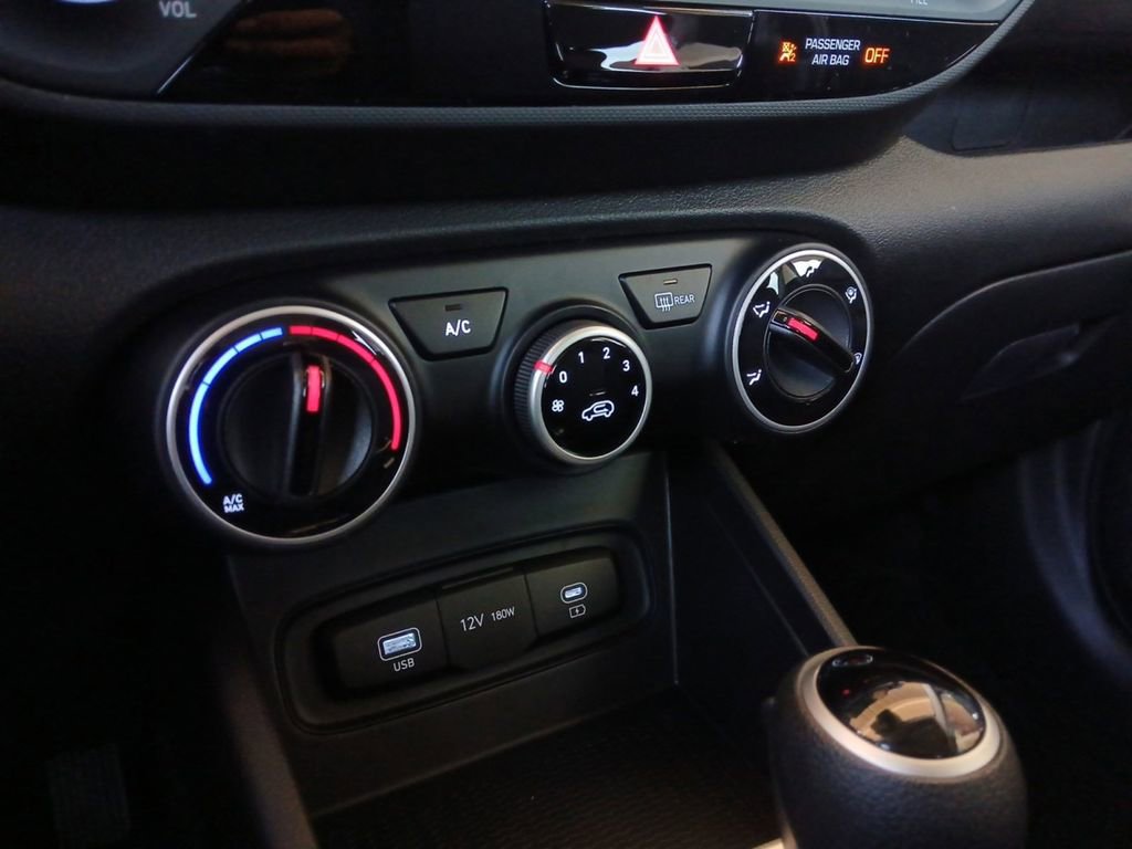 New 2026 Hyundai Venue SE FWD image 19