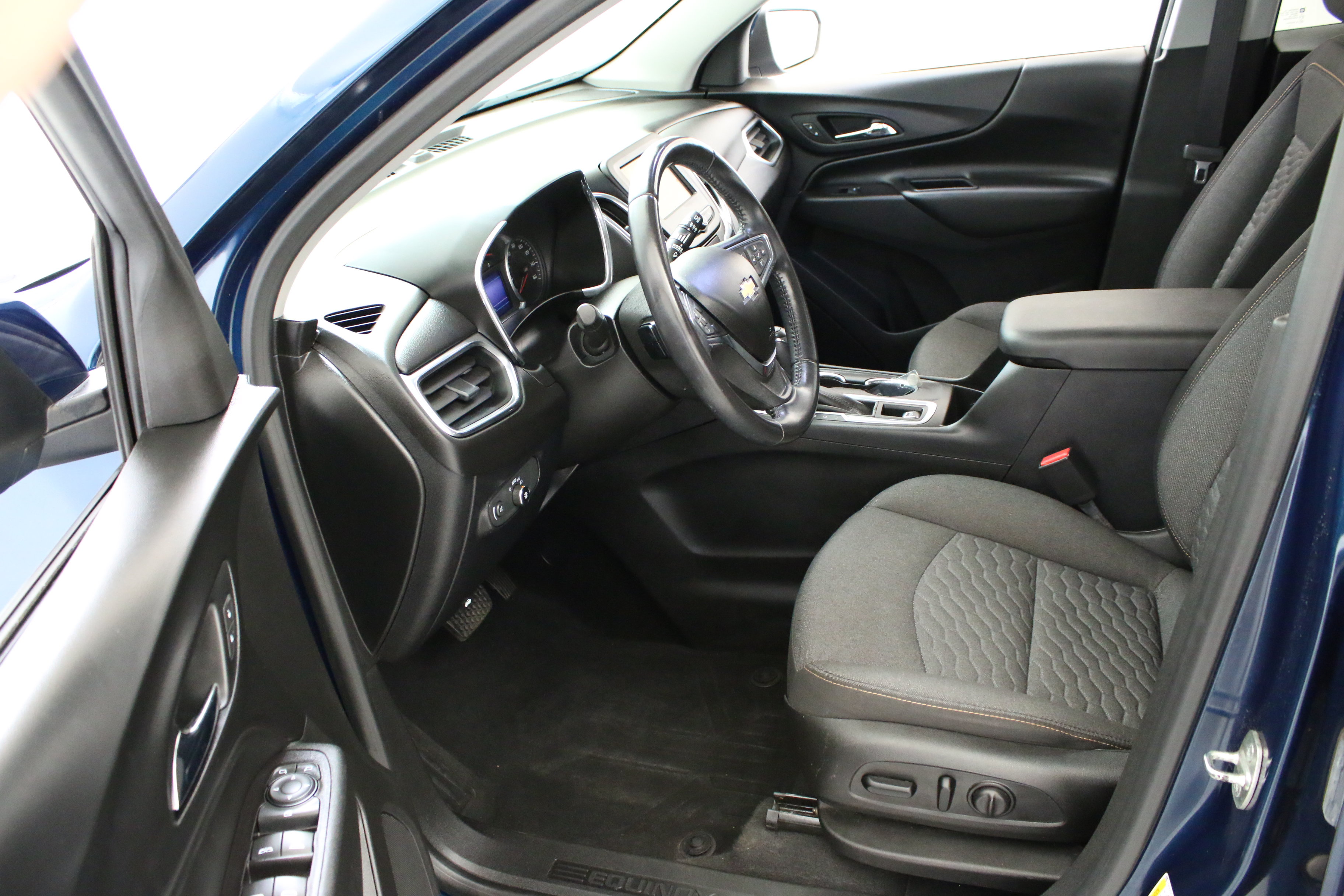 Used 2019 Chevrolet Equinox LT AWD/4WD image 29