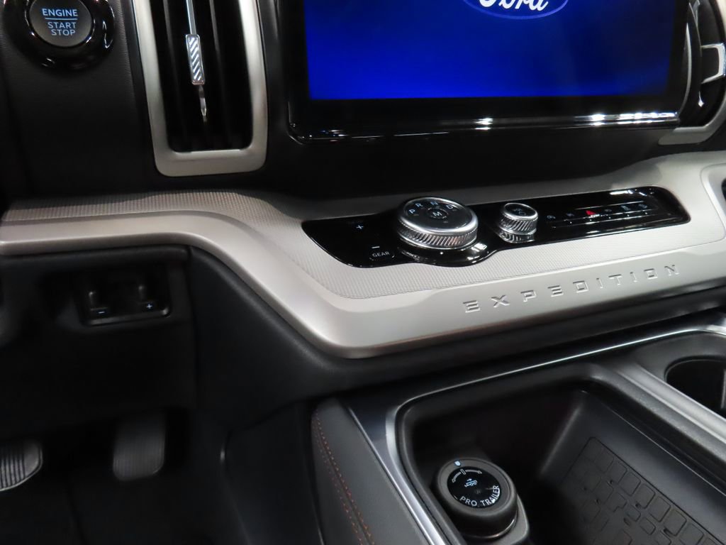 Used 2025 Ford Expedition Max Active image 62