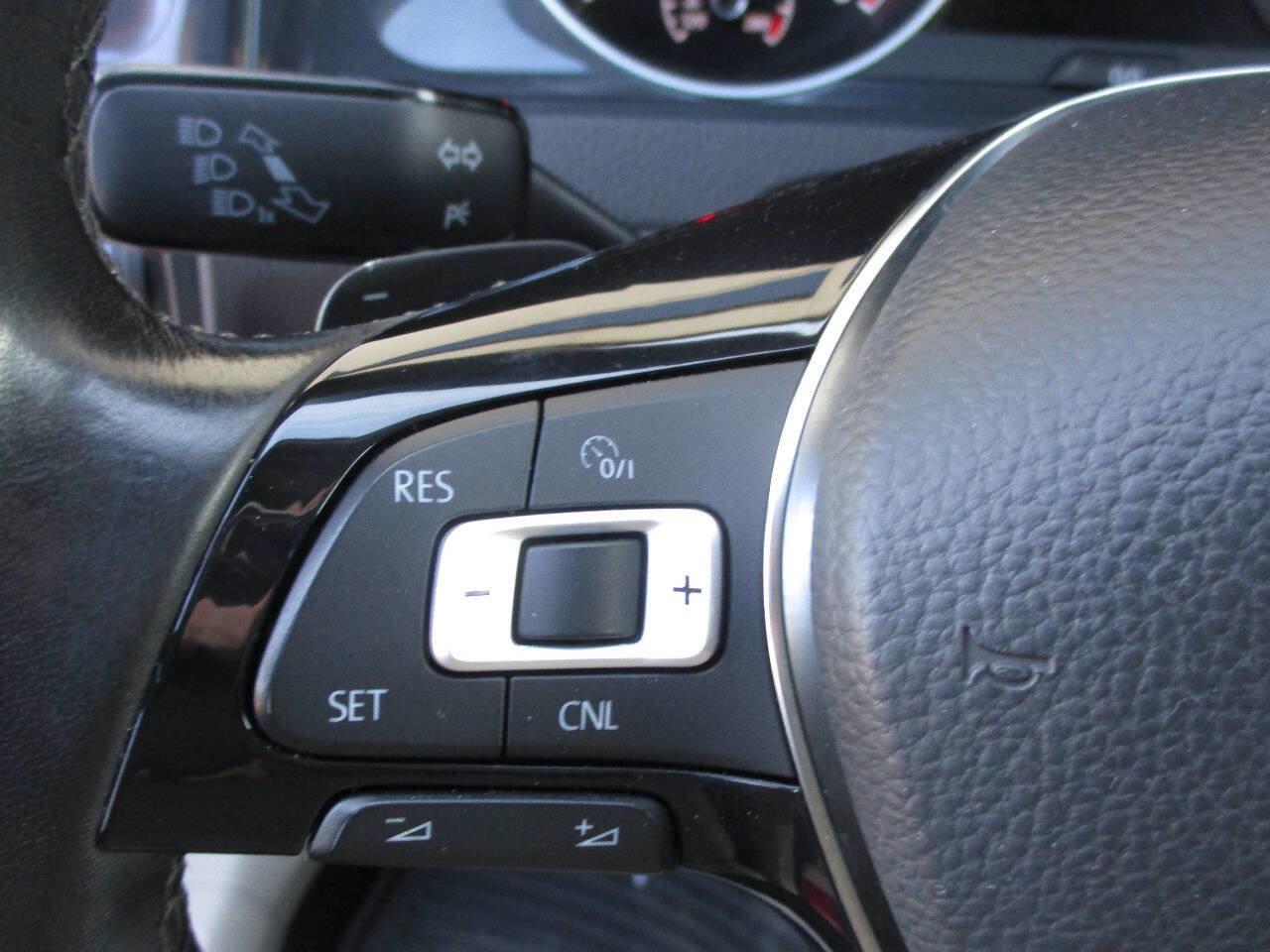 Used 2018 Volkswagen Golf Alltrack SE image 28