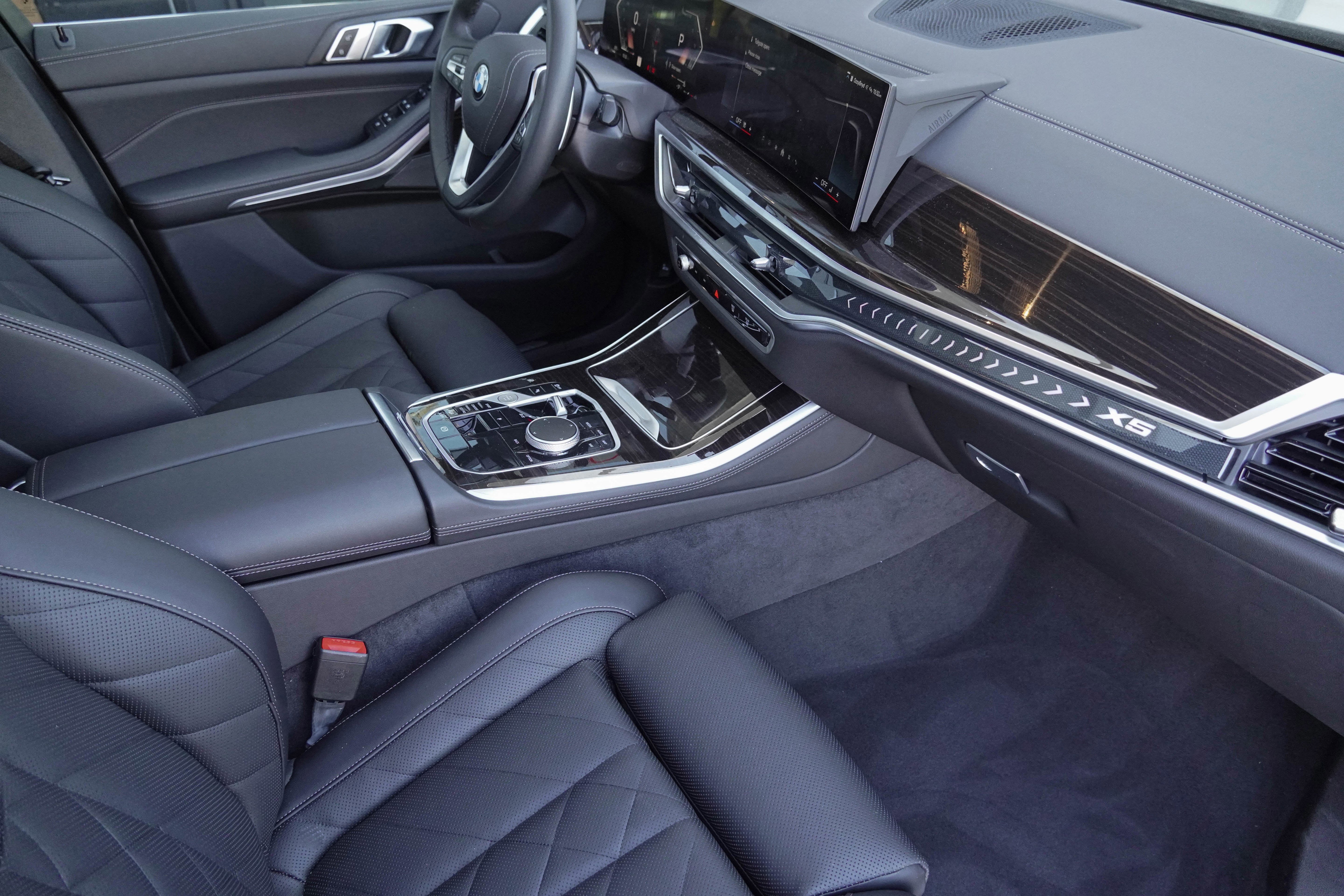 Certified 2025 BMW X5 xDrive40i w/ Premium Package AWD/4WD image 10