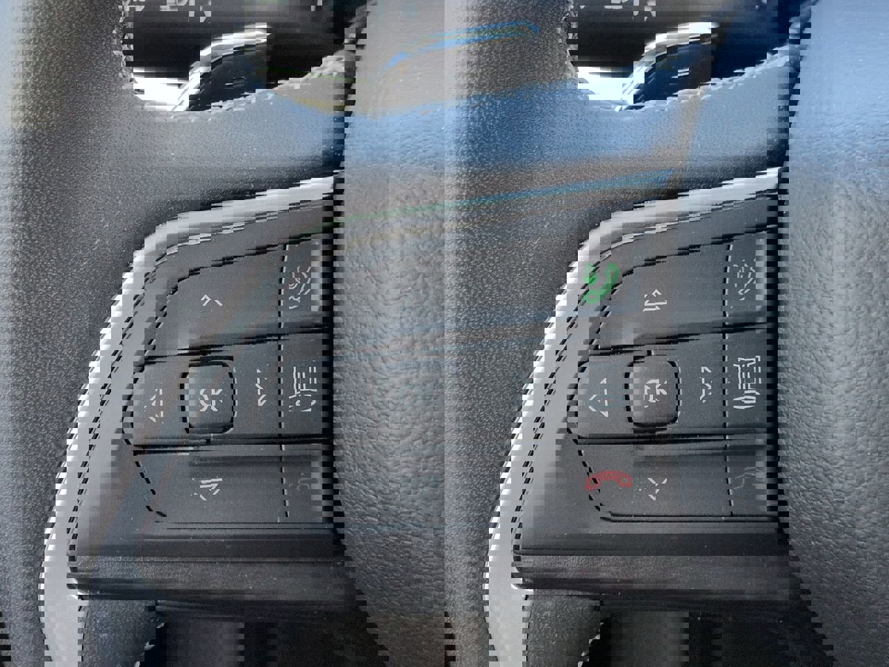 Used 2025 Jeep Grand Cherokee Laredo X image 25