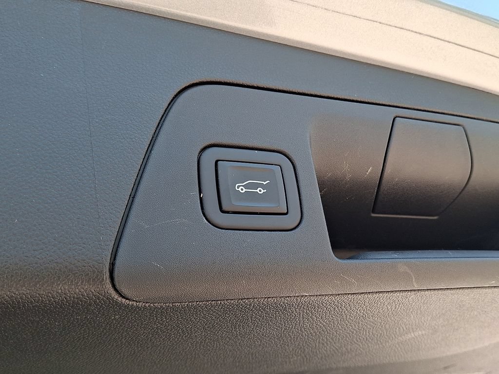Used 2023 Buick Envision Essence w/ Sport Touring Package AWD/4WD image 32