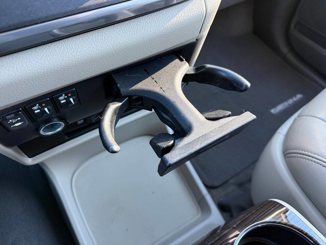 Used 2015 Toyota Sienna XLE Premium image 23