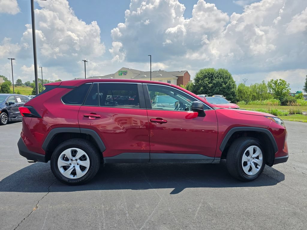 Certified 2025 Toyota RAV4 LE AWD/4WD image 9