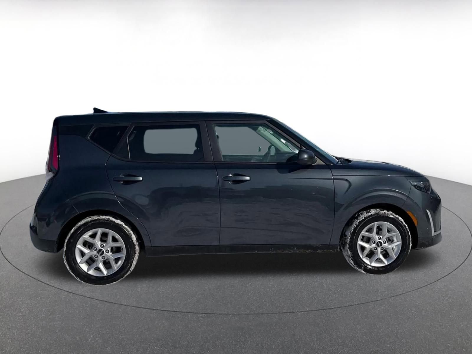 Used 2025 Kia Soul LX w/ LX Technology Package image 16
