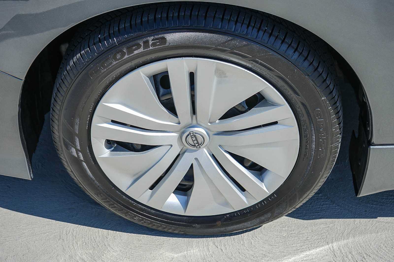 Used 2024 Nissan Leaf S FWD image 11