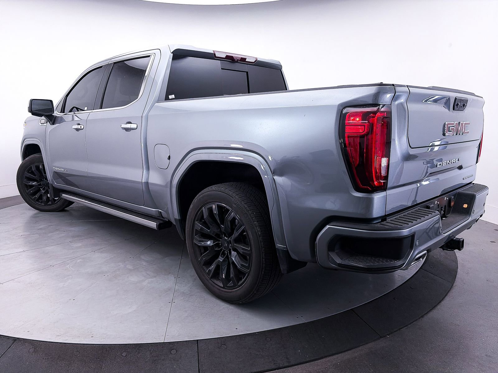 Used 2024 GMC Sierra 1500 Denali w/ Denali Reserve Package AWD/4WD image 2