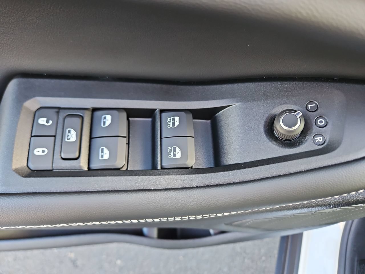 New 2026 Jeep Grand Cherokee Altitude AWD/4WD image 19