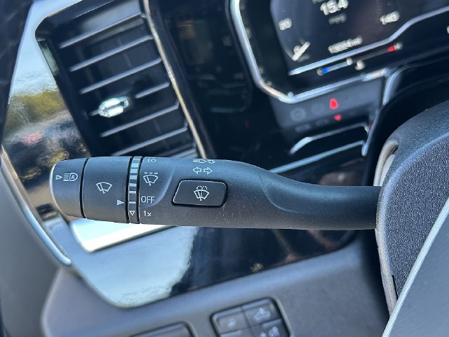 Used 2025 GMC Sierra 1500 SLE w/ Preferred Package AWD/4WD image 25