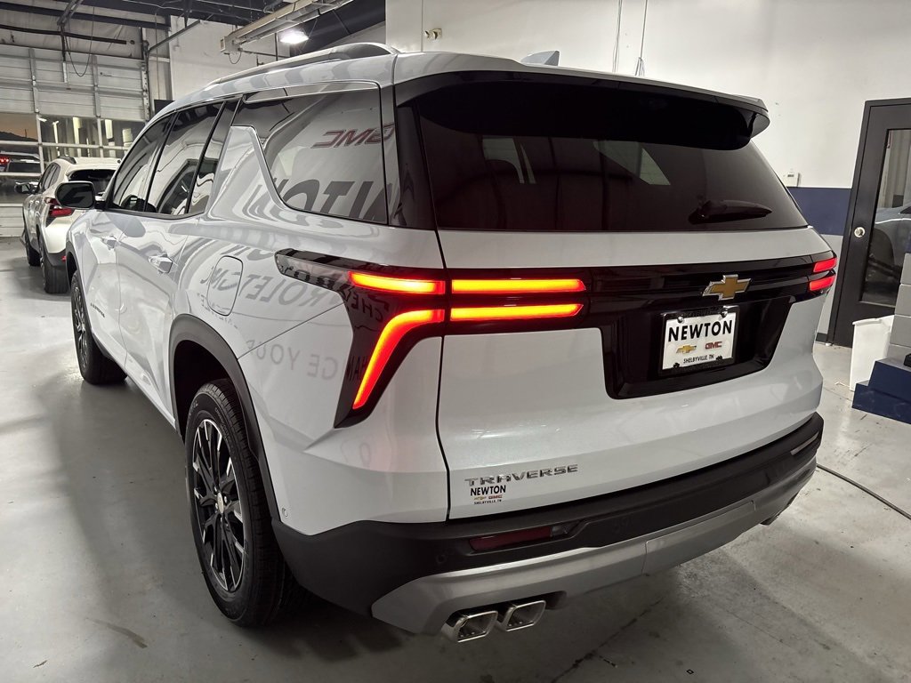 New 2026 Chevrolet Traverse LT w/ Enhanced Driving Package image 33