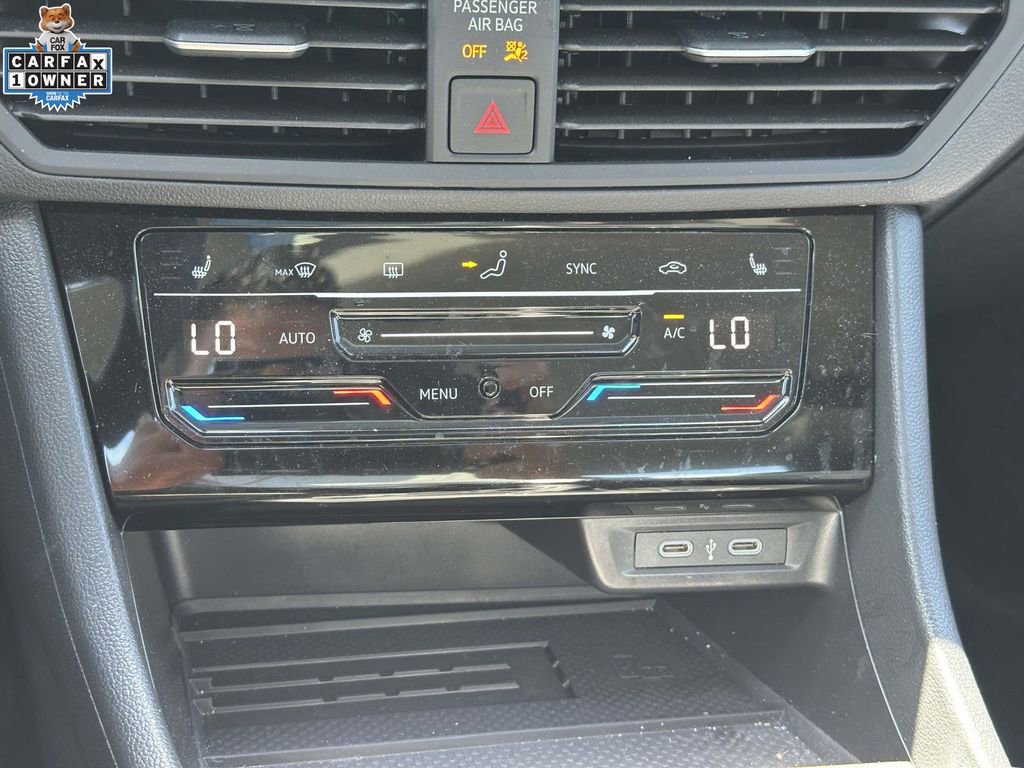 Used 2025 Volkswagen Jetta SE w/ Sunroof Package FWD image 29