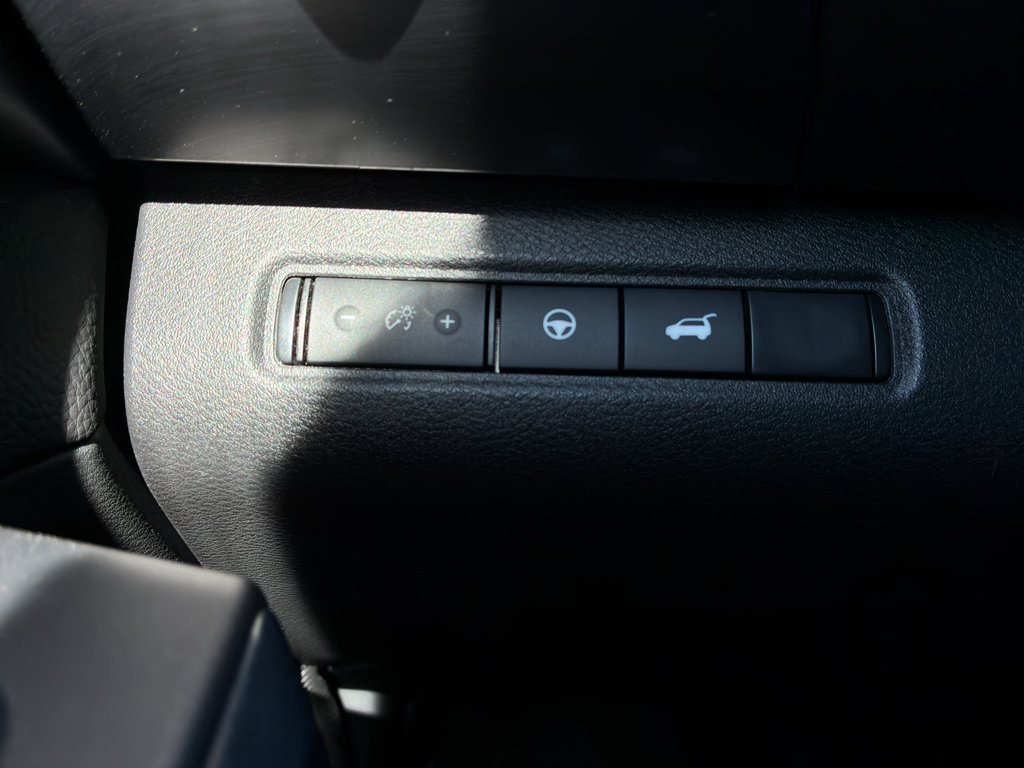 Used 2025 Nissan Pathfinder Rock Creek AWD/4WD image 25