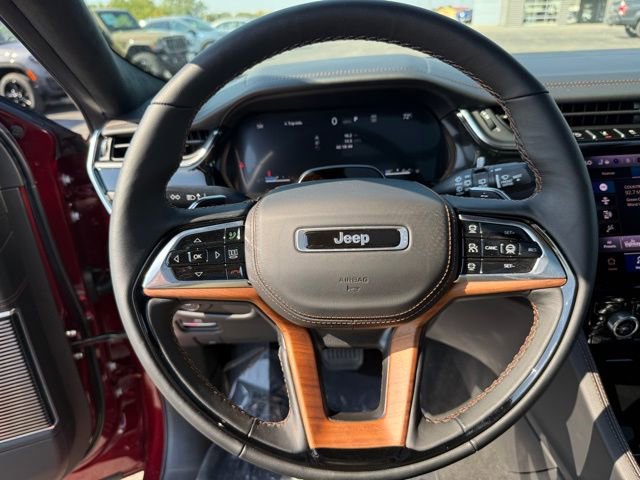 New 2025 Jeep Grand Cherokee Summit image 16