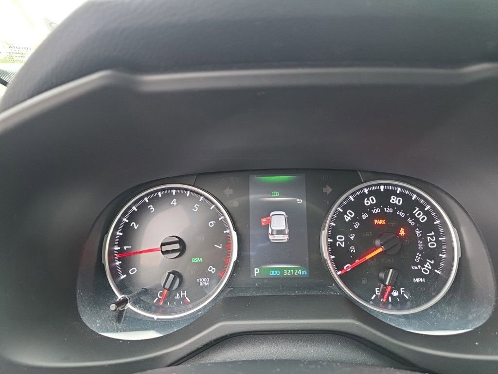 Used 2021 Toyota RAV4 XLE w/ Convenience Package AWD/4WD image 15
