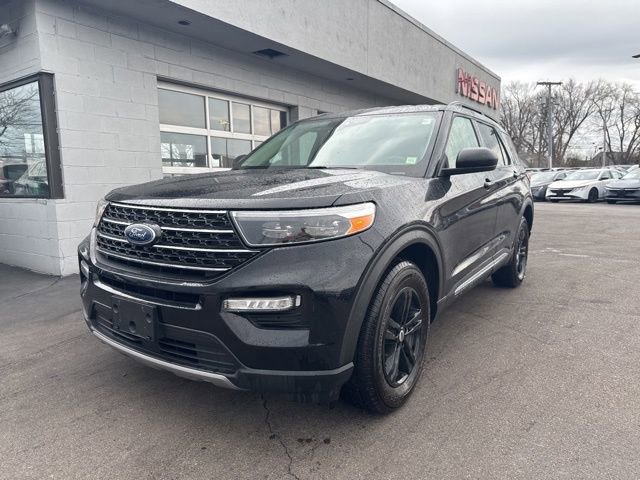 Used 2021 Ford Explorer XLT w/ Equipment Group 202A AWD/4WD image 5