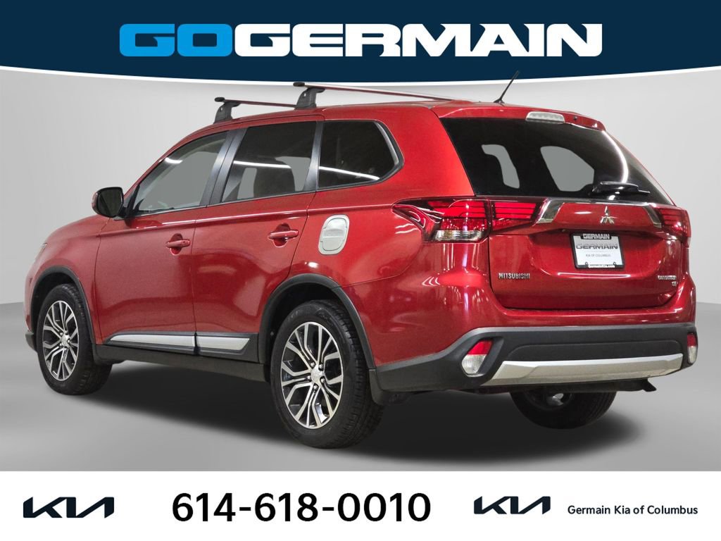 Used 2016 Mitsubishi Outlander SE image 11