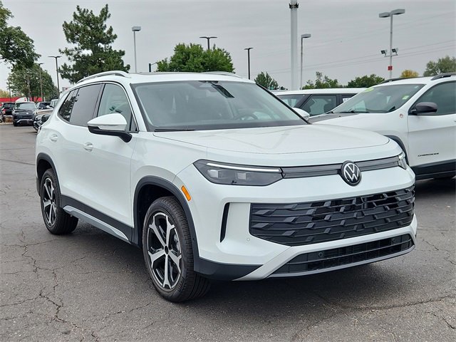 New 2025 Volkswagen Tiguan SE