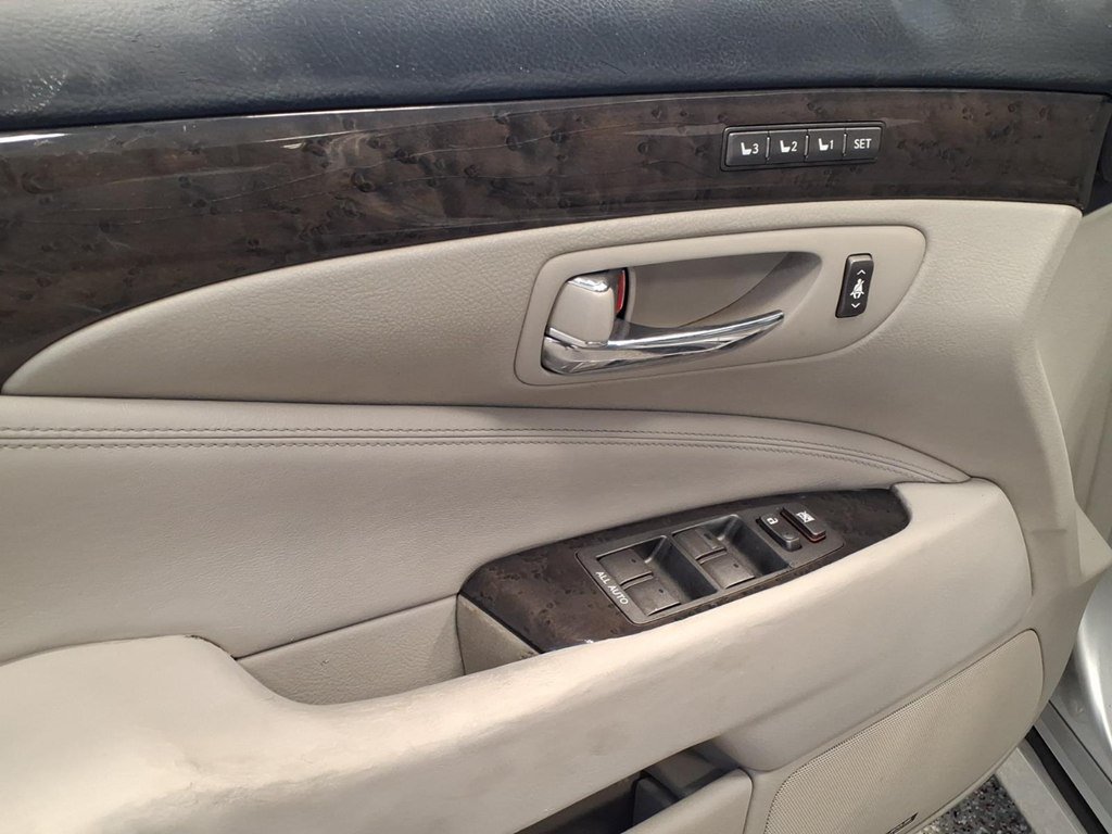Used 2012 Lexus LS 460 AWD w/ Comfort Pkg image 8
