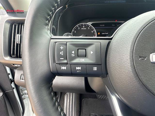 Certified 2025 Nissan Pathfinder SL AWD/4WD image 22
