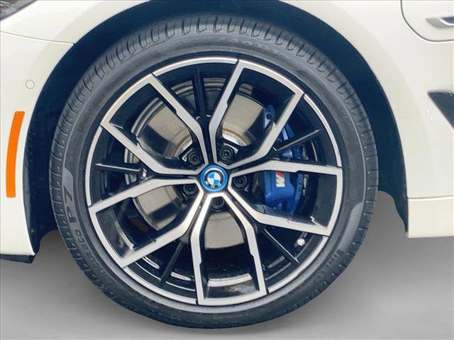 Used 2023 BMW 530e xDrive w/ Executive Package image 24