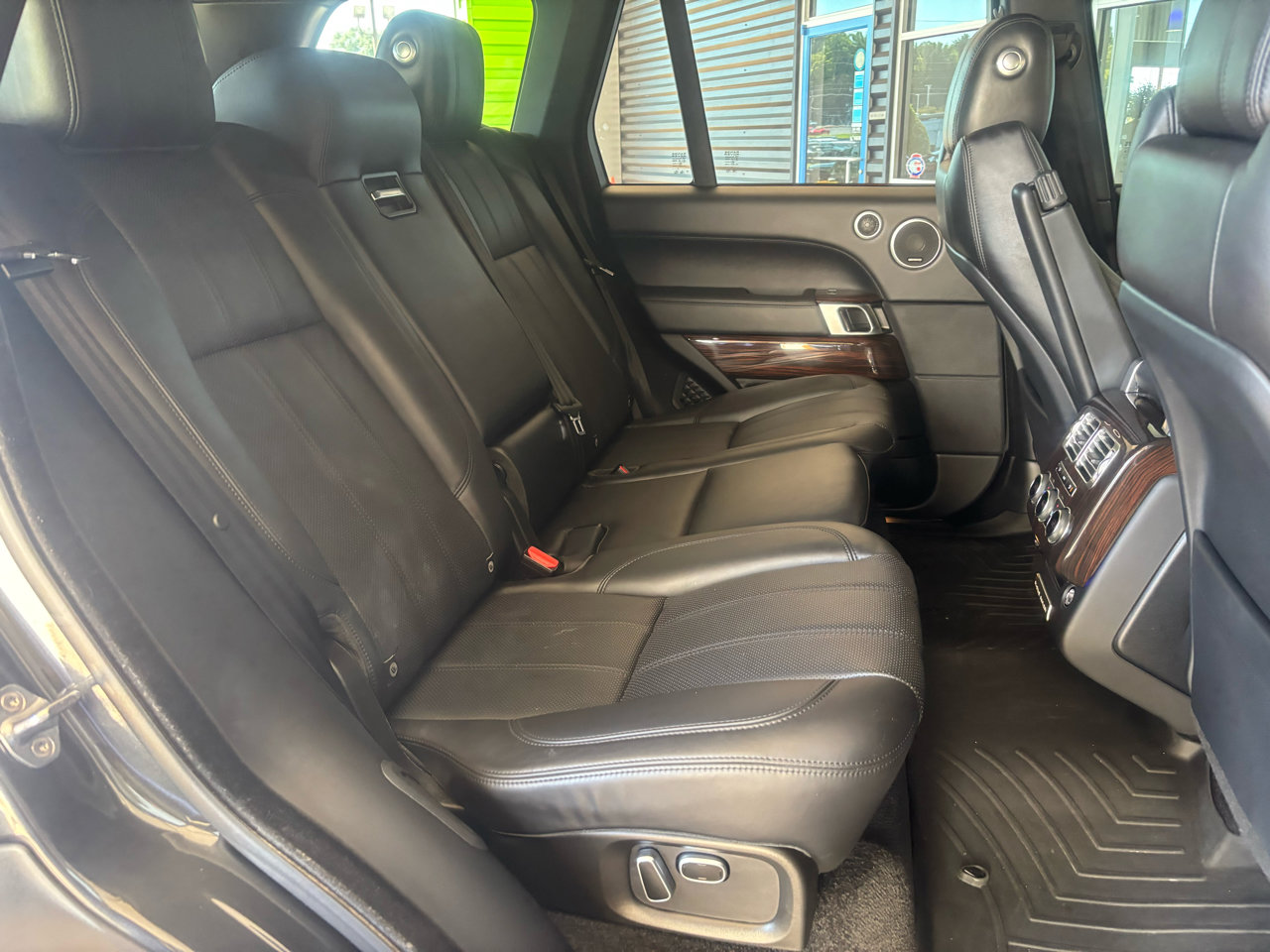 Used 2014 Land Rover Range Rover Supercharged image 23