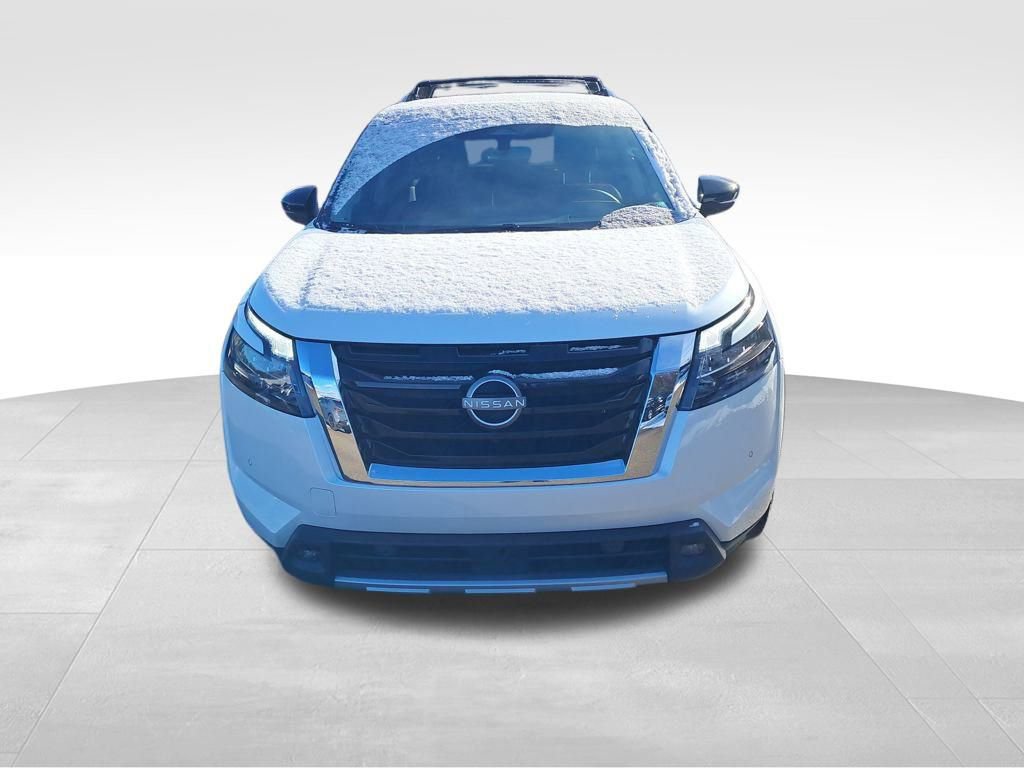 New 2025 Nissan Pathfinder Platinum w/ Cargo Package image 9