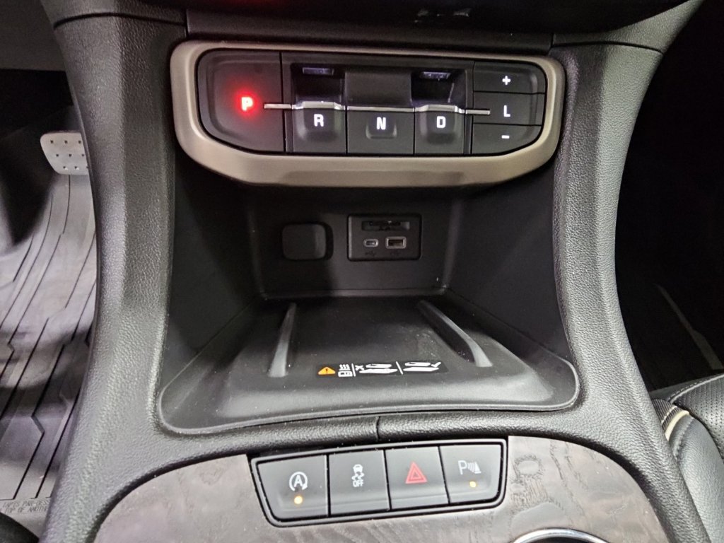 Used 2023 GMC Acadia Denali w/ Denali Ultimate Package AWD/4WD image 23