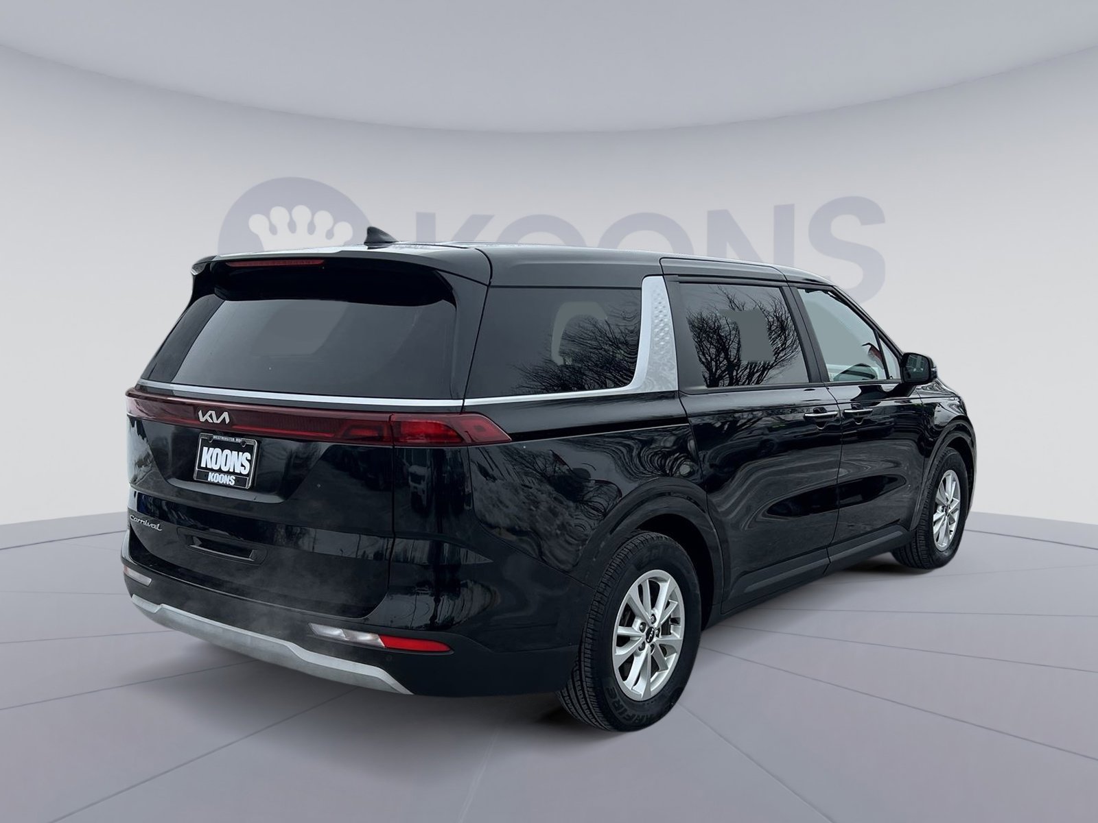 Used 2022 Kia Carnival LX image 7