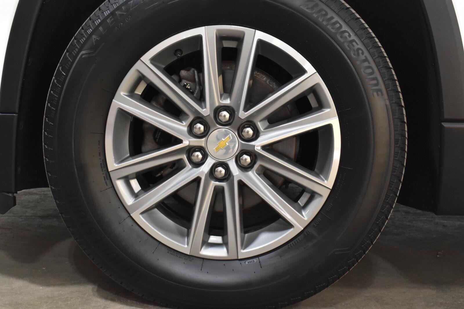 Used 2023 Chevrolet Traverse LT w/ LPO, Floor Liner Package AWD/4WD image 34