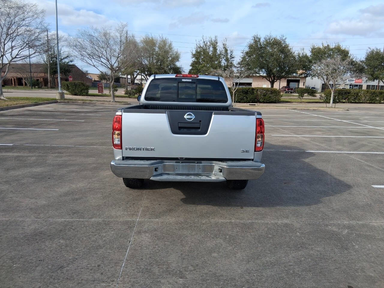 Used 2010 Nissan Frontier SE w/ Power Pkg image 5