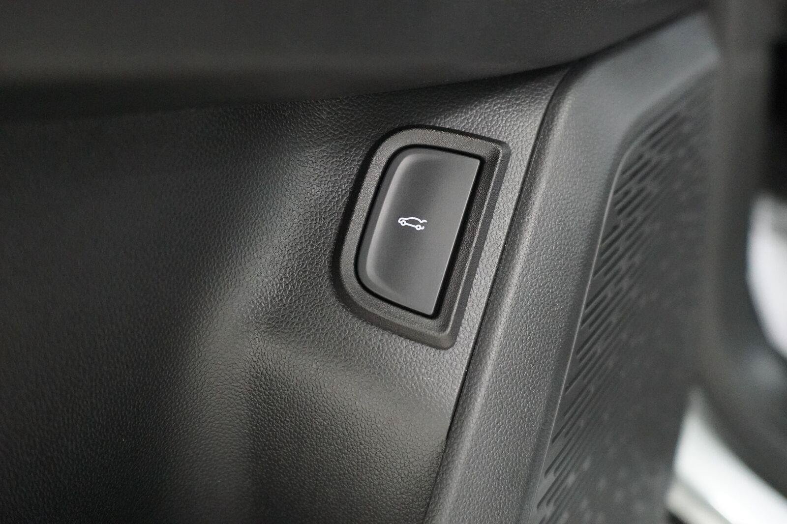 Used 2025 Chevrolet Equinox LT w/ Convenience Package II FWD image 19
