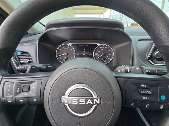 Used 2024 Nissan Rogue SV image 25