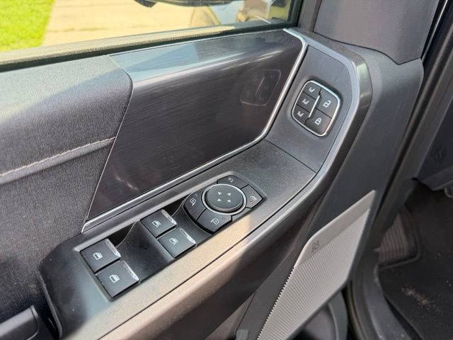 Used 2025 Ford F150 Lariat AWD/4WD image 17