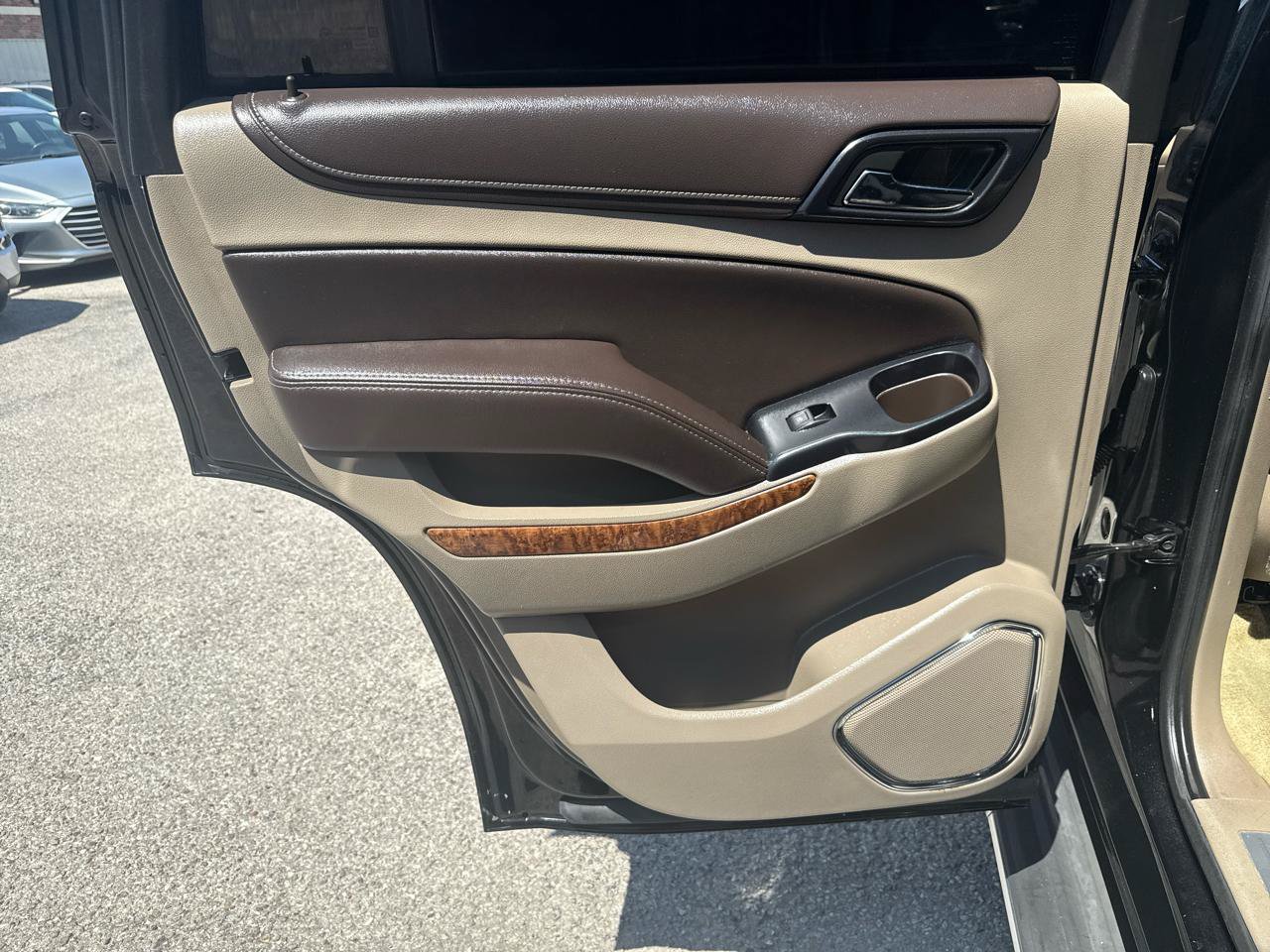 Used 2015 Chevrolet Tahoe LTZ RWD image 19